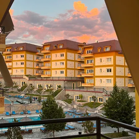 Luxury With A Swimming Pool Apartment Tirana