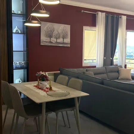 Luxury With A Swimming Pool Apartamento *