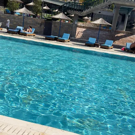 Luxury With A Swimming Pool *